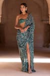 Buy_Itrh_Green Net Stones, Embroidery Sweetheart Neck Figurine Print Draped Saree Set _at_Aza_Fashions