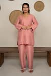 Buy_Safaa_Peach Shantoon Embroidery V-neck Giselle Moonga Silk Kurta Pant Set 