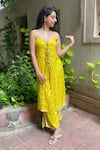 Shop_Aaryaa By Kashveen Kohli_Lime Muslin Round Neck Green Slub Kurta And Pant Set _Online_at_Aza_Fashions