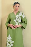 Buy_Origani_Green Linen Applique V-neck Embroidered Chanderi Silk Kurta Set _Online_at_Aza_Fashions
