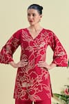 Buy_Origani_Red Linen Embroidery V-neck Thread Kurta _at_Aza_Fashions