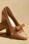 Tiesta_Brown Bows Custom Tan Pointed Toe Block Heels _Online