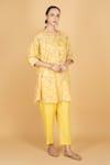 Tanu Malhotra_Yellow Cotton Embroidery Round Neck Floral Print Lime Kurta And Pant Set _at_Aza_Fashions
