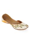 NR By Nidhi Rathi_Off White Embellished Ethnic Juttis _at_Aza_Fashions