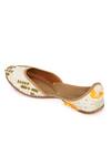 Buy_NR By Nidhi Rathi_Off White Embellished Ethnic Juttis 