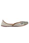 NR By Nidhi Rathi_White Embellished Ethnic Flat Juttis _Online_at_Aza_Fashions