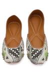 NR By Nidhi Rathi_White Embellished Ethnic Flat Juttis _at_Aza_Fashions