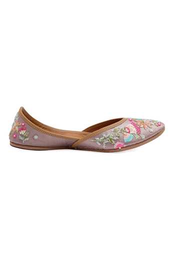 NR By Nidhi Rathi_Lavender Embroidered Flat Juttis_Online_at_Aza_Fashions