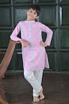 Buy_The Plum Bum_Pink Cotton Pink-grey Honeycomb Kurta Set _at_Aza_Fashions