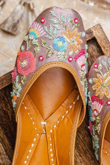 Shop NR By Nidhi Rathi Lavender Embroidered Flat Juttis Shop_NR By Nidhi Rathi_Lavender Embroidered Flat Juttis