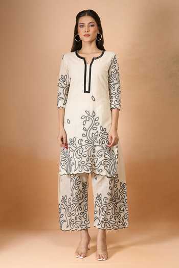 Samyukta Singhania_Off White Cotton Embroidery Split V-neck Kurta Pant Set _Online_at_Aza_Fashions