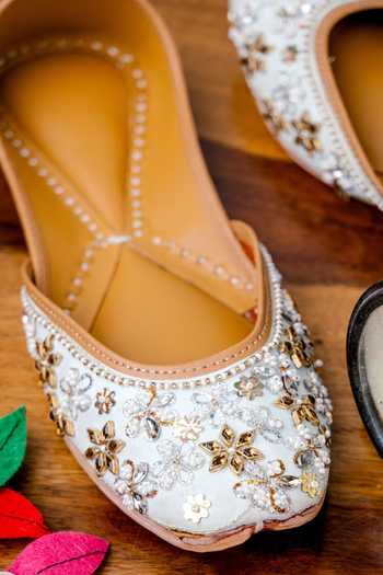 NR By Nidhi Rathi_Gray Embellished Leather Flat Juttis _at_Aza_Fashions