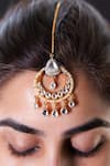 Buy_Vasundhara_Gold Plated Embellished Maangtikka _at_Aza_Fashions