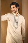 Aariyana Couture_Cream Silk, Cotton Embroidery Kurta Set _Online