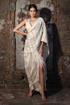 Buy_Label Anshu Khathuria_Silver Tissue V-neck Designer Pre-draped Saree And Blouse Set _at_Aza_Fashions
