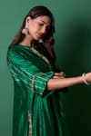 Priti Prashant_Emerald Green Silk Embroidery Collared Radiance Kurta Set _Online_at_Aza_Fashions