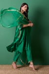 Buy_Priti Prashant_Emerald Green Silk Embroidery Collared Radiance Kurta Set _Online_at_Aza_Fashions