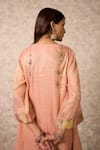 Buy_Priti Prashant_Peach Tissue, Crepe, Organza Embroidery Round Neck Zing Kurta Set With Dupatta _Online_at_Aza_Fashions