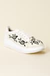 Buy_The Saree Sneakers_White Blackbird Embroidered Sneakers _at_Aza_Fashions