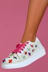 The Saree Sneakers_White Colored Cross Sneakers 