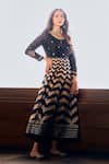 Buy_Kurrbat_Black Aza Velvet Embroidered Juttis _at_Aza_Fashions