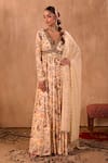 Buy_Mehak Murpana X AZA_Ivory Crepe, Georgette Embroidery V-neck Floral Print Anarkali With Dupatta _at_Aza_Fashions