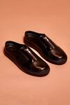 Buy_Dmodot_Black Freddo Lustro Sneakers _at_Aza_Fashions