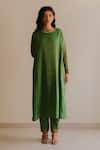 KAJAL AGRAWAL_Green Handloom Cotton Embroidery Round Neck Gaur Handwoven Kurta Set _Online_at_Aza_Fashions