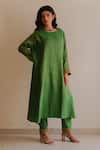 Buy_KAJAL AGRAWAL_Green Handloom Cotton Embroidery Round Neck Gaur Handwoven Kurta Set _at_Aza_Fashions