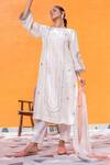Buy_Janki India_Ivory Dupion Embroidery Round Neck Silk Kurta Set 