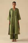 Buy_Begum_Green Silk, Hemp, Organza Embroidery, Sequins V-neck Kohinoor Kurta Pant Set _Online_at_Aza_Fashions