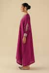 Buy_Begum_Magenta Silk Sequins, Embroidery V-neck Saaz Phiran Kurta With Pant 