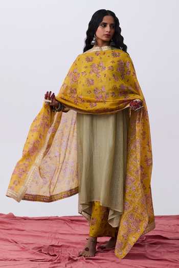 Buy_Pants And Pajamas_Green Chanderi Embroidery Round Neck Kurta Set _Online_at_Aza_Fashions