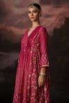 Buy_Swatti Kapoor_Pink Cotton Embroidery V-neck Zoya Woven Kurta Set 
