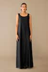 Ampm_Black Chanderi V-, Scoop Nazia Abaya Kurta Set _Online_at_Aza_Fashions