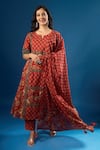 Buy_Naintara Bajaj_Red Cotton Embroidery Keyhole Neck Floral Print Kurta Pant Set _Online_at_Aza_Fashions