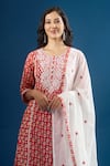 Naintara Bajaj_Red Cotton Embroidery Round Neck Florette Print Kurta Set _at_Aza_Fashions