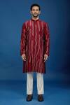 Buy_Countrymade_Maroon Embroidery Abstract Kurta Set 