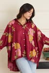 Juanita By Shubhda_Maroon Silk Collared Gia Floral Pattern Shirt _Online