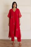 Buy_Juanita By Shubhda_Red Chanderi Embroidery V-neck Ruby Floral Pattern Kurta With Pant _at_Aza_Fashions