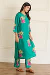 Buy_Juanita By Shubhda_Green Silk Embroidery Notched Neck Jade Kurta With Pant _Online_at_Aza_Fashions