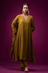 Buy_Trendy Tokari_Lime Silk, Chanderi Embroidery V-neck Placement Zari Work Kurta Set 