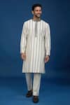Buy_Countrymade_Ivory Cotton Embroidery Linear Kurta Set 