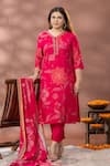 Buy_Mamicha_Pink Cotton Embroidery Round Neck Floral Print Kurta Set _Online_at_Aza_Fashions