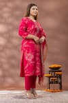 Buy_Mamicha_Pink Cotton Embroidery Round Neck Floral Print Kurta Set 