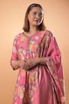 Buy_Mamicha_Pink Cotton Embroidery V-neck Floral Print Kurta Set _Online_at_Aza_Fashions