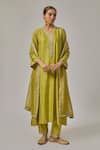 Buy_Priyal Prakash_Green Chanderi Gota Patti, Zari, Embroidery V-neck Work Kurta Set 