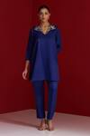 Sitaraa_Blue Embroidery Split V-neck Vyoma Kurta With Pant _at_Aza_Fashions