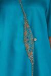 Sitaraa_Blue Embroidery V-neck Ameya Cerulean Kurta With Pant _at_Aza_Fashions