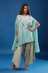 Buy_Prisho_Blue Embroidery V-neck Thread Work Kaftan And Pant Set _at_Aza_Fashions